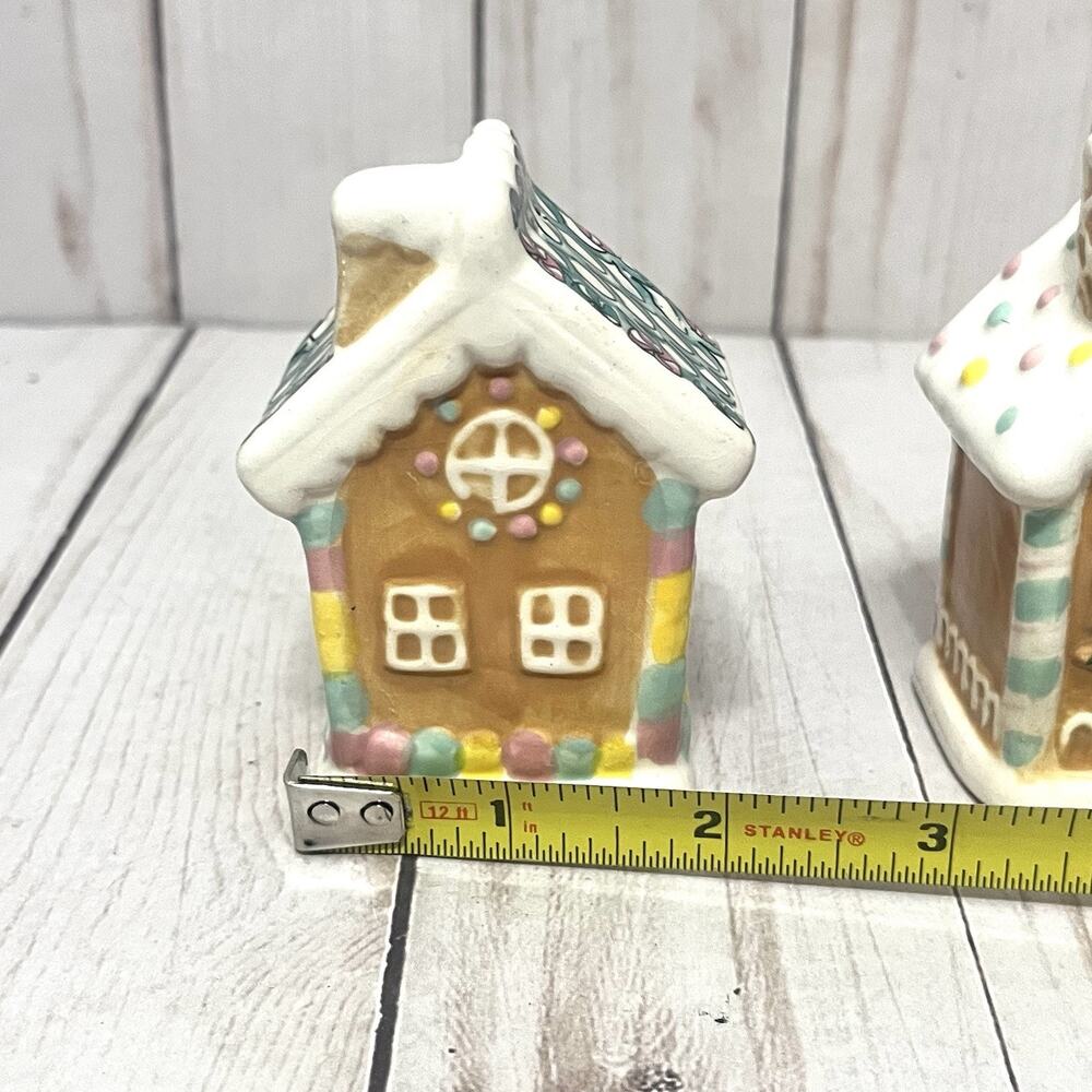 Transpac Gingerbread House Salt & Pepper Shaker Set Christmas Holiday - Picture 7 of 7